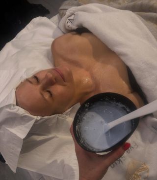 Kosmetické ošetŕení s masáží a s Vaší oblíbenou alginátovou kaviárovou maskou je prostě senzace 🤍 Účinky: Pleť je okamžitě...