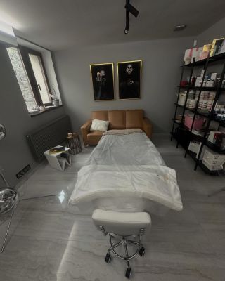 Milé klientky 🤍 ráda bych Vás pozvala do nově otevřeného salónu Eve Skin ~ kosmetická ošetření CASMARA , s programem - V...